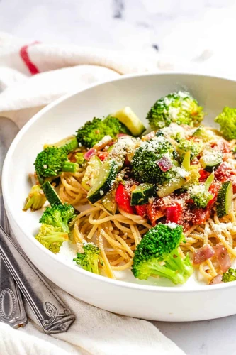 10 Low-Calorie Pasta Dishes